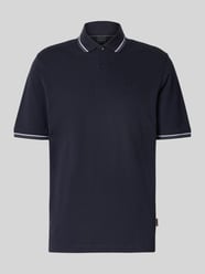 Poloshirt mit kurzer Knopfleiste von bugatti - 32