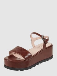 Sandały skórzane z podeszwą na platformie  od Marc Cain Bags & Shoes Brązowy - 12