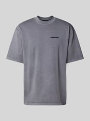 Oversized T-Shirt mit Label-Stitching von PEGADOR - 31