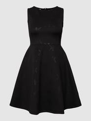 Mini-jurk met all-over labeldetails van Kendall & Kylie Grijs / zwart - 25