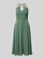 Sukienka koktajlowa o długości do kolan z dekoltem w kształcie serca od V.M. Zielony - 46