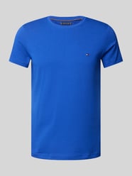 T-shirt o kroju slim fit z okrągłym dekoltem od Tommy Hilfiger - 42