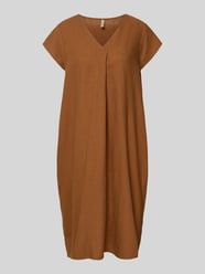 Knielanges Leinenkleid mit V-Ausschnitt Modell 'Ina' von Soyaconcept - 45