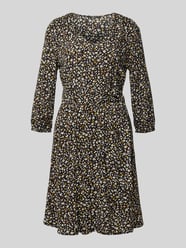 Knielanges Kleid mit abgerundetem V-Ausschnitt von Zero - 24