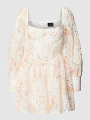 Mini jurk met gebloemd ajourpatroon, model 'LILA FLOUNCE' van Bardot - 48