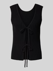 Top o kroju regular fit z mieszanki bawełny model ‘JOYLYNN’ od PIECES - 1