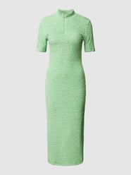 Midikleid mit Strukturmuster Modell 'Pauline' von Selected Femme Grün - 4