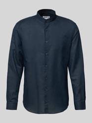 Koszula biznesowa o kroju slim fit z listwą guzikową od Jake*s - 28