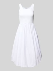 Knielanges Ballongkleid mit Rundhalsausschnitt von Rich & Royal - 35