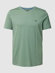 T-Shirt mit V-Ausschnitt von Fynch-Hatton Grün - 8