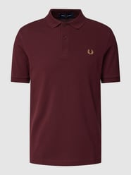 Koszulka polo z wyhaftowanym logo model ‘PLAIN’ od Fred Perry Bordowy - 23