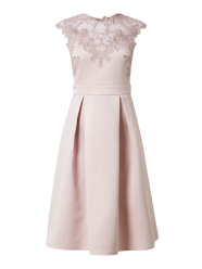 Cocktailjurk met bloemenborduursel van Lipsy Roze - 38