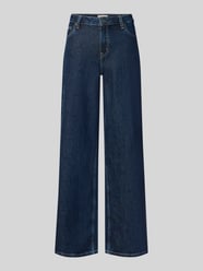 Wide Fit Jeans mit Logo-Patch von GUESS Jeans - 13