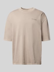 T-shirt o kroju oversized z wyhaftowanym logo od PEGADOR - 41