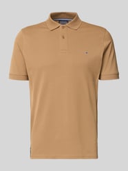 koszulka polo o kroju regular fit z haftem od Christian Berg Men - 5
