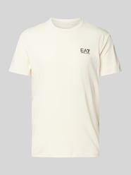 T-Shirt mit Label-Print von EA7 Emporio Armani Beige - 8