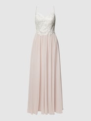 Abendkleid mit floralen Stickereien und Zierperlen von Laona Weiß - 32