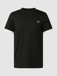 T-shirt z wyhaftowanym logo model ‘RINGER’ od Fred Perry Zielony - 14