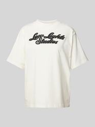 T-Shirt mit Label-Stitching Modell 'SHUTTER' von Low Lights Studios Beige - 11