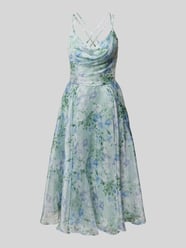 Cocktailkleid mit Wasserfall-Ausschnitt und gekreuzten Trägern von Luxuar - 34