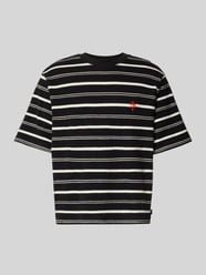 T-shirt z wyhaftowanym logo od REVIEW - 48