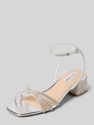 Sandał na obcasie z ozdobnymi kamieniami model 'Cerena' od Steve Madden - 40