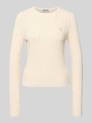 Sweter z dzianiny ze ściegiem warkoczowym i wyhaftowanym logo od REVIEW - 1