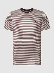 T-Shirt mit Streifenmuster Modell 'Fine Stripe' von Fred Perry Bordeaux - 31