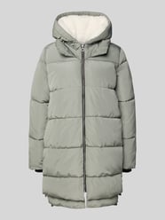 Płaszcz pikowany o kroju regular fit z kapturem model ‘KELLY’ od Only - 27