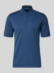 Koszulka polo o kroju regular fit z brustaszą i wyhaftowanym logo od bugatti - 2