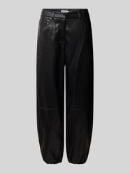 High Waist Lederhose in glänzender Optik von Jake*s Casual - 23