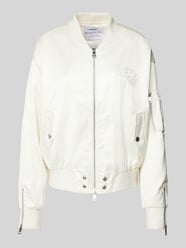 Bomberjacke mit Label-Stitching von Original Bombers Beige - 1