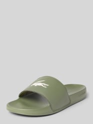 Klapki z nadrukiem z logo model 'SERVE SLIDE 0.0' od Lacoste - 25