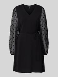 Soepele cocktailjurk met semi-transparante mouwen, model 'ALVA' van Vero Moda - 23