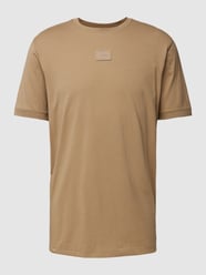 T-Shirt mit Label-Applikation von HUGO Braun - 41
