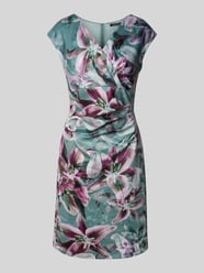 Knielanges Cocktailkleid mit V-Ausschnitt von Swing - 34