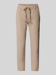 Skinny Fit Stoffhose mit Tunnelzug von ZABAIONE Beige - 45