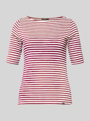 T-Shirt mit U-Boot-Ausschnitt und Label-Detail von zero - 15