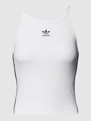 Top krótki z paskami z logo od adidas Originals Biały - 13