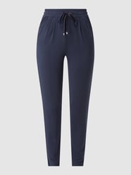 Spodnie dresowe z zakładkami w pasie od Huber Bodywear Niebieski - 14