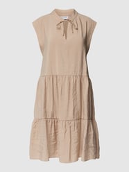 Sukienka mini z efektem stopniowania od comma Casual Identity Beżowy - 8