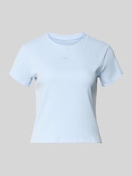 Cropped T-Shirt in Ripp-Optik mit Logo von Nike - 18