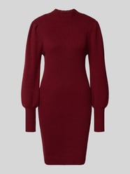 Comfort Fit Strickkleid aus Viskose-Mix Modell 'KATIA' von Only Bordeaux - 32