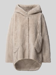 Płaszcz o kroju oversized ze sztucznego futra od White Label - 9