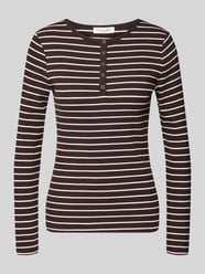 Slim Fit Langarmshirt aus Baumwoll-Mix mit kurzer Knopfleiste von Christian Berg Woman - 28