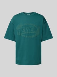 T-shirt o kroju oversized z nadrukiem z logo od REVIEW Zielony - 8