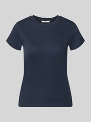 męski t-shirt o kroju regular fit z mieszanki bawełny model 'MERIDA' od Pepe Jeans - 17