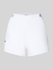 Szorty dresowe w kroju regular fit z aplikacją z logo od Lacoste Sport - 10