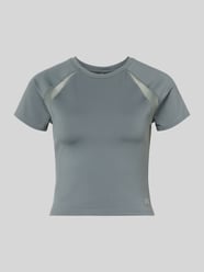 T-shirt ze wstawkami z siateczki i logo od Under Armour - 34
