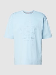 T-shirt z wyhaftowanym logo od CARLO COLUCCI Niebieski - 9